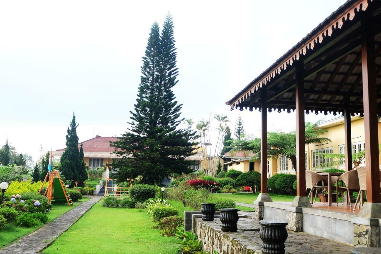 Hotel Indah Palace Tawangmangu Bagian luar foto